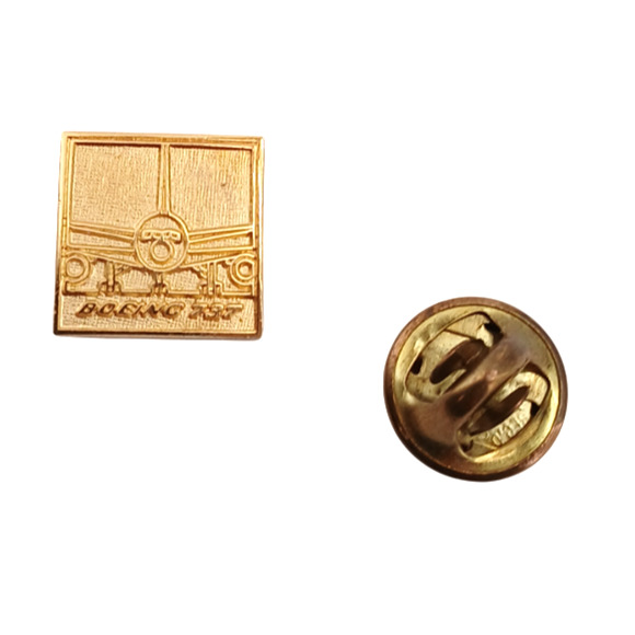 Boeing 757 Collectible Lapel Pin Gold Tone Sparkling Airplane Trading Pin - Picture 6 of 8